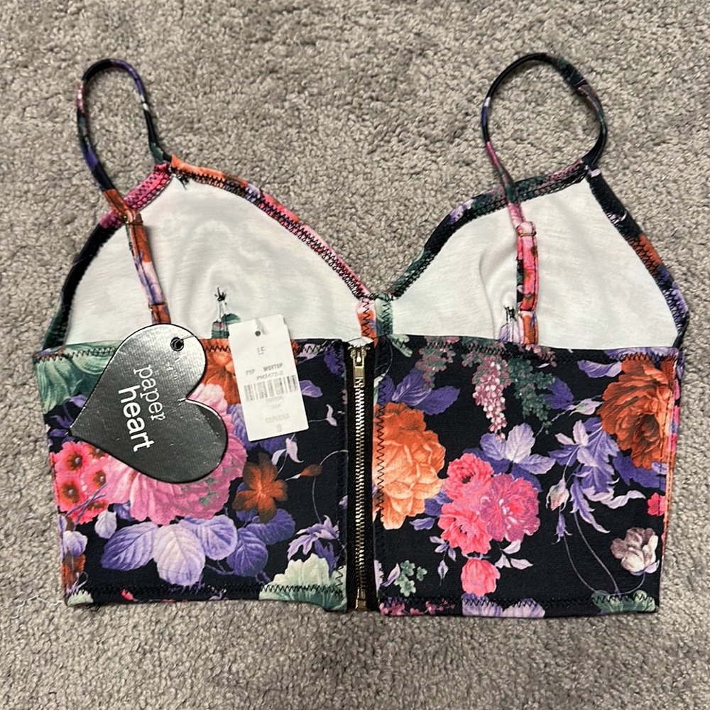 LF store crop top (8) size S - Picture 2 of 2